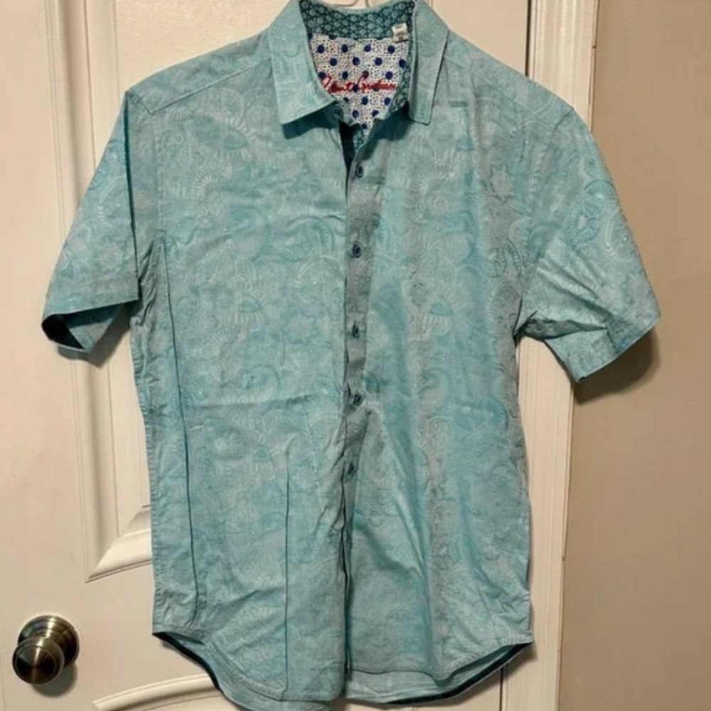 Robert Graham men's button-down, short sleeve shirt.